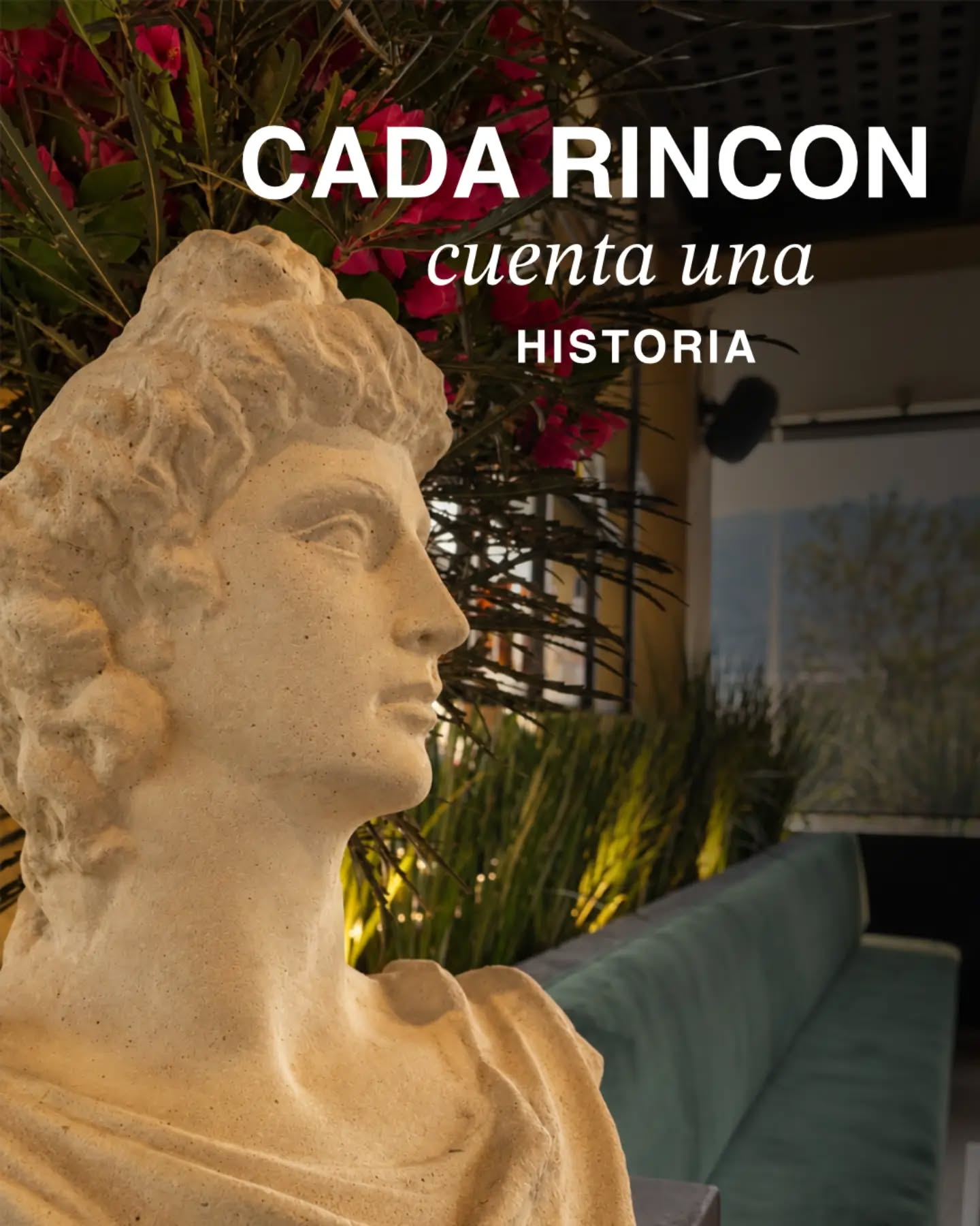 Detalle del interior de Sal y Olivo con escultura y vegetación
